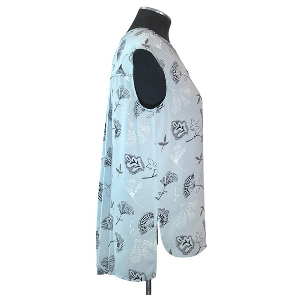 Chelsea28 - Leaf Print Pleat Back Cap Sleeve Pullover Top – Small - Picture 4 of 9